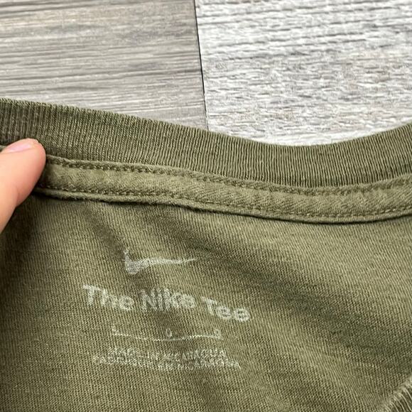 Nike NFL New York Giants American Flag Salute to Service Men L Logo Sleeve Shirt - Picture 4 of 8